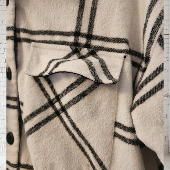 Altar’d State Plaid Shacket – Women’s Medium - Picture 8 of 11